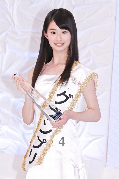 国民的美少女コンテストグランプリは京都府出身の中学2年生 25歳までは恋愛しません と宣言 リアルライブ