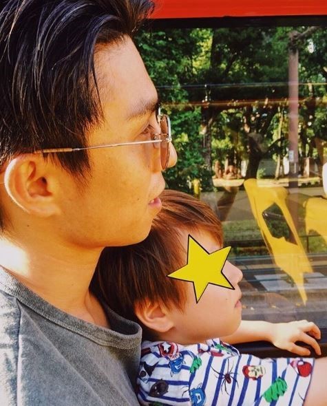 中尾明慶が親子ツーショットを公開 4歳息子の 茶髪 に注目集まる リアルライブ